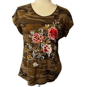 Johnny Was Assa Cap Sleeve Tee XS Camo Floral Embroidered Cotton Top Boho